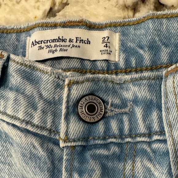 Abercrombie & Fitch The 90s relaxed high rise jean. Size 27/4s - Picture 5 of 5